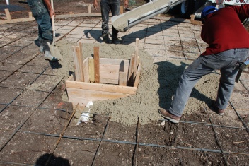 2010-05-29-55 Firepit Construction.jpg